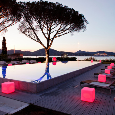 Cube LED Outdoor/Indoor Lamp