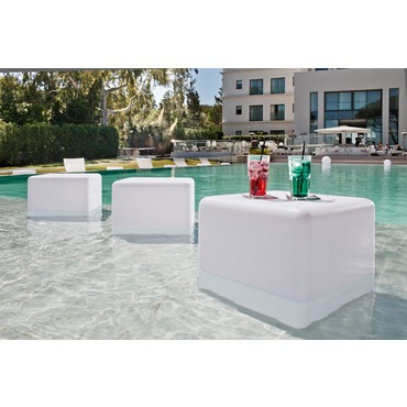 Cube 17 LED Outdoor/Indoor Lamp