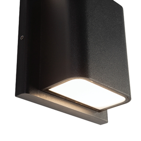 Tolan Outdoor Wall Light