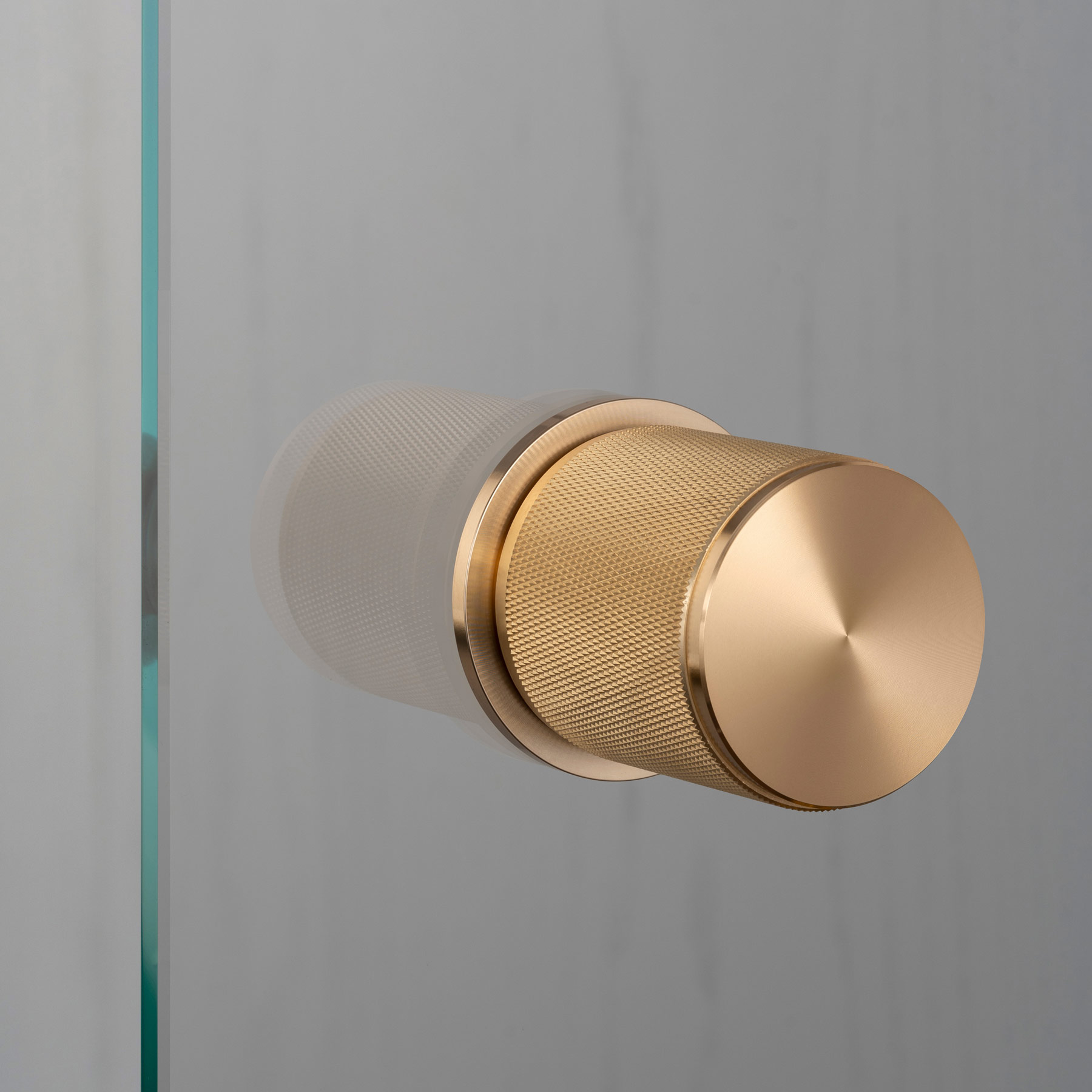 FIXED DOOR HANDLE / SINGLE-SIDED / CROSS / BRASS - Buster + Punch