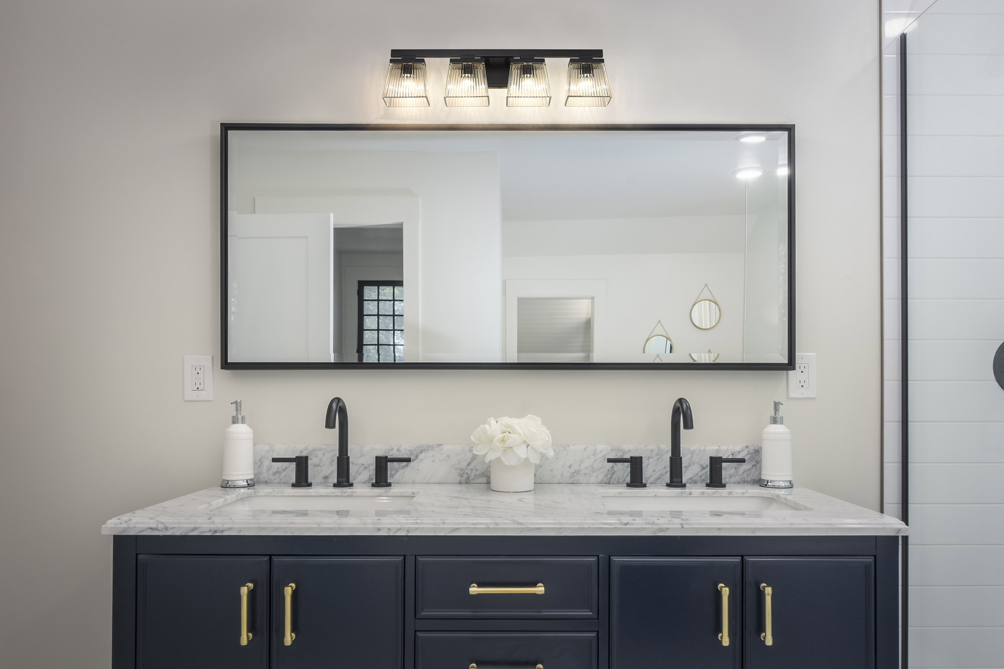 Installation Gallery | Bathroom Lighting